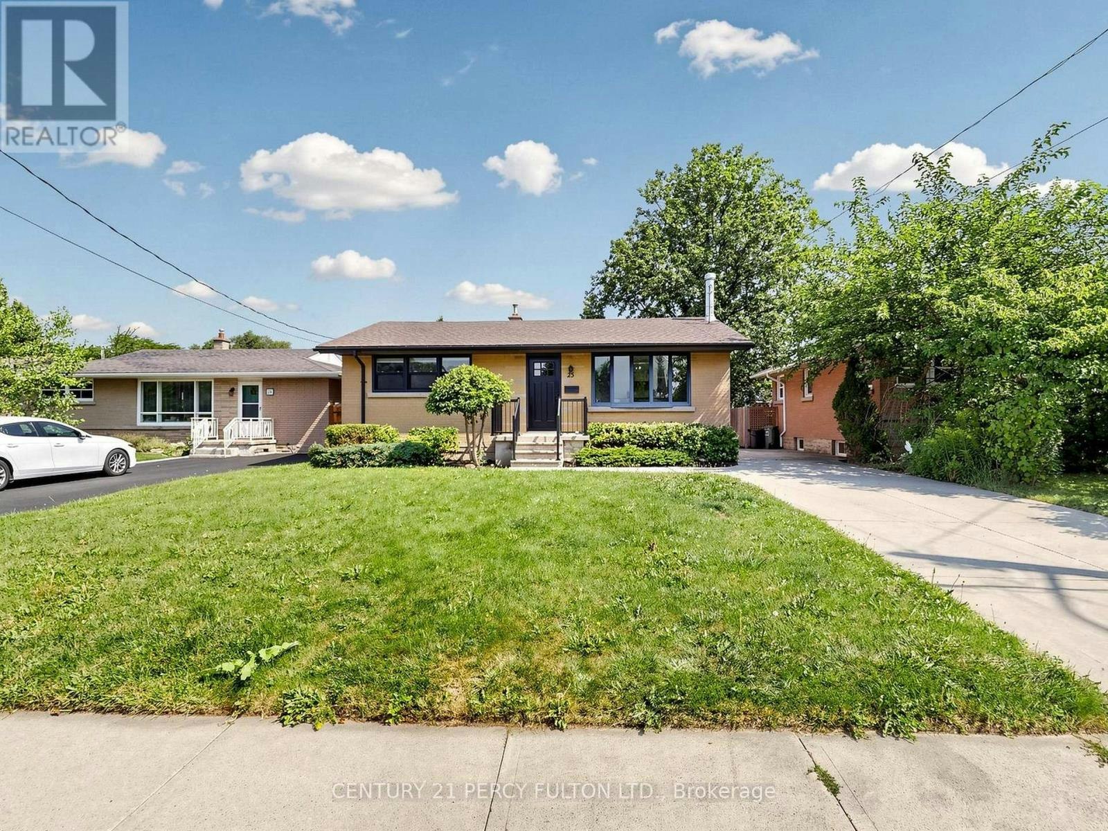 25 Kenwood Crescent, Hamilton, ON, L8T 1W3 - 2
