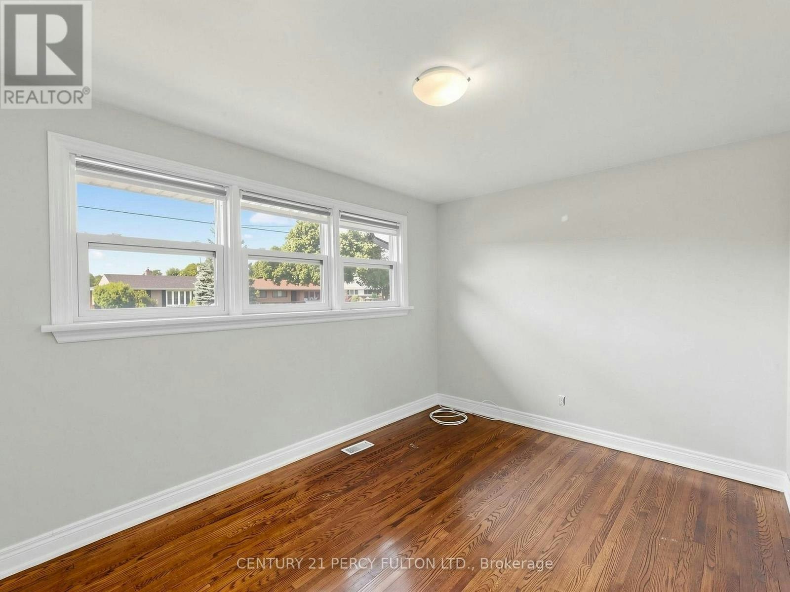 25 Kenwood Crescent, Hamilton, ON, L8T 1W3 - 13