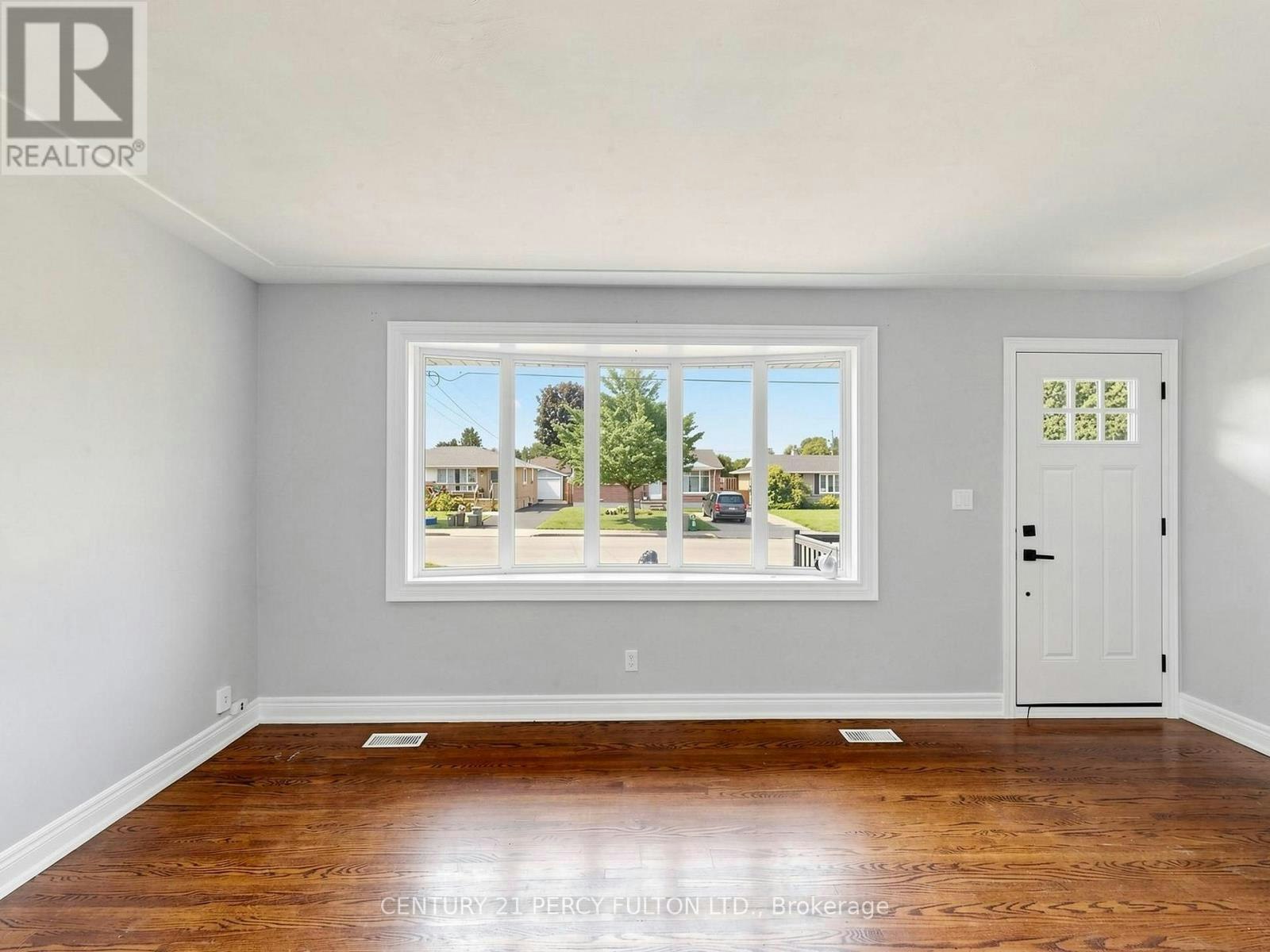 25 Kenwood Crescent, Hamilton, ON, L8T 1W3 - 5