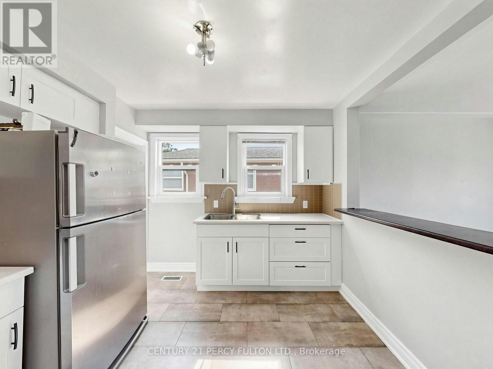 25 Kenwood Crescent, Hamilton, ON, L8T 1W3 - 9