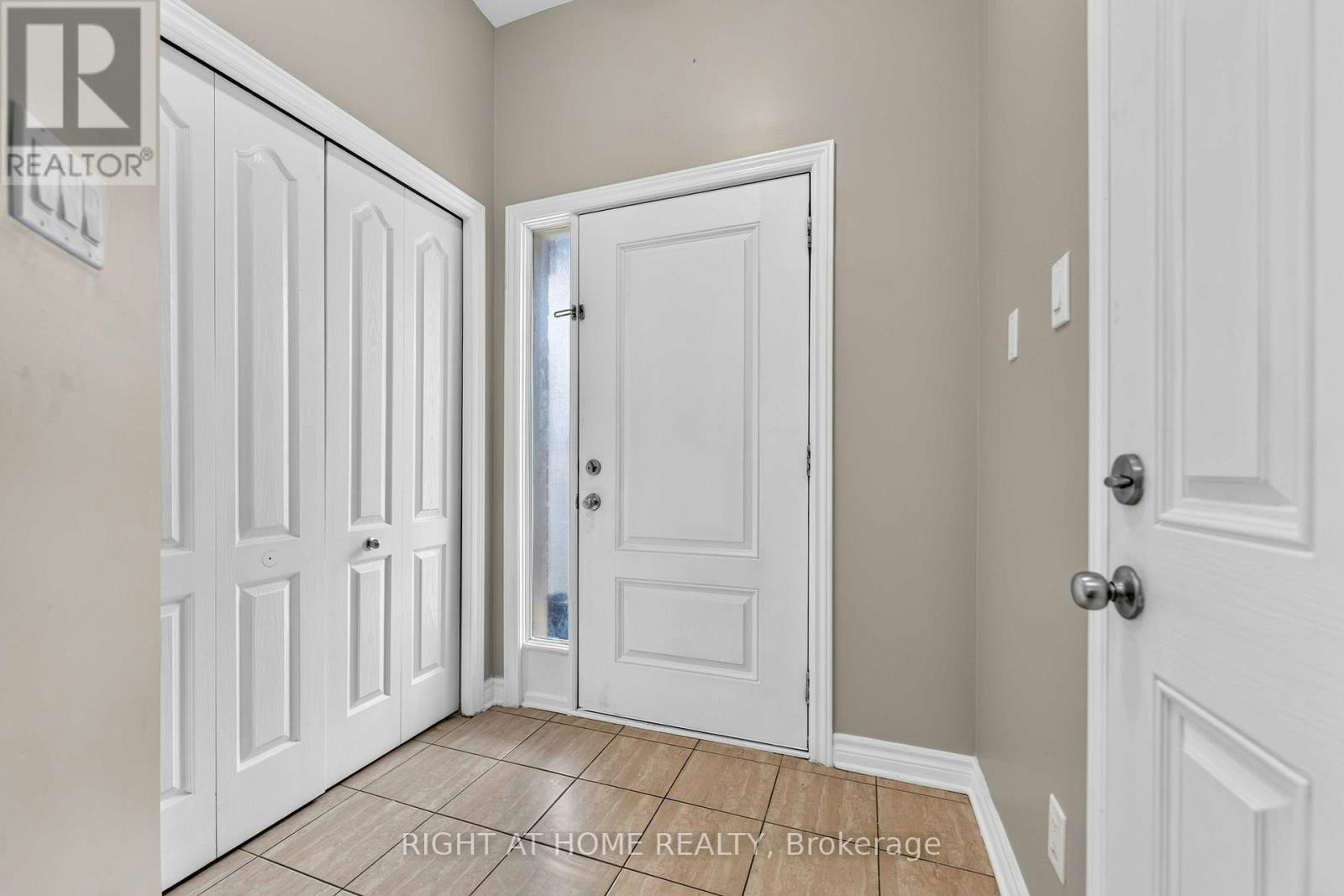 628 Moorpark Avenue, Ottawa, ON, K2M 0B6 - 4