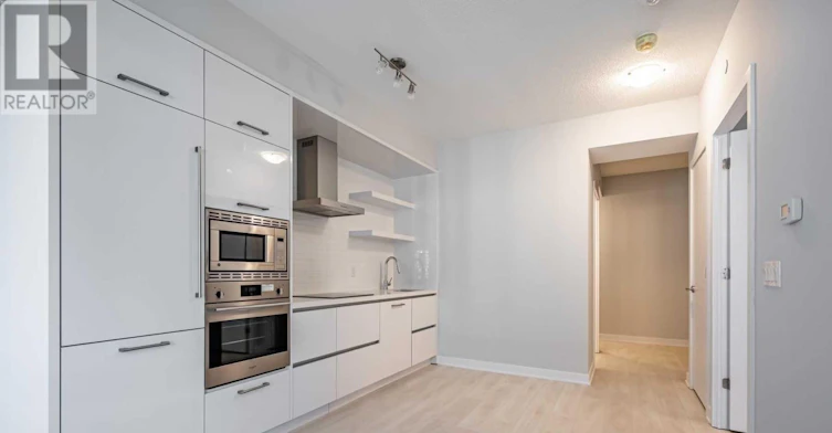 310-2221 Yonge Street, Toronto, ON, M4S 2B4 - 2