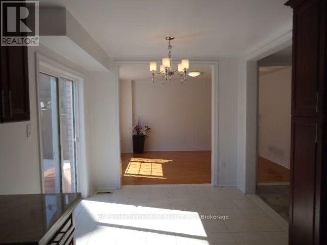 198 Dean Burton Lane, Newmarket, ON, L3X 3C4 - 11