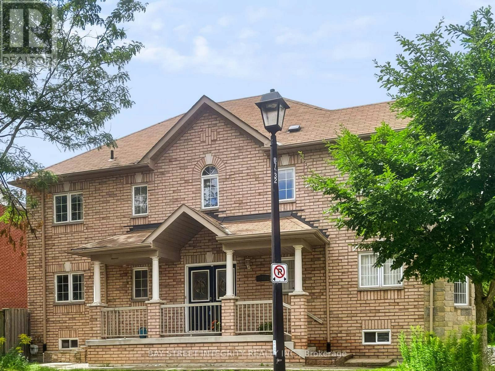 198 Dean Burton Lane, Newmarket, ON, L3X 3C4