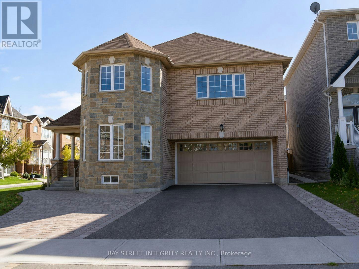 198 Dean Burton Lane, Newmarket, ON, L3X 3C4