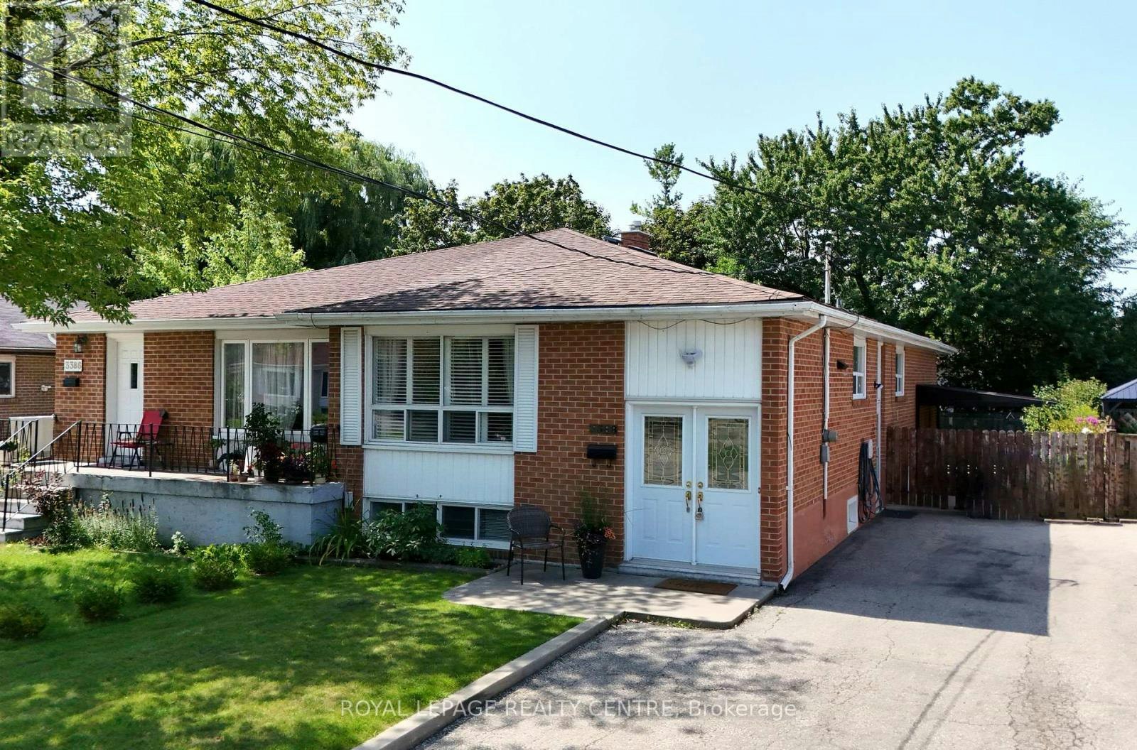3388 Fellmore Drive, Mississauga, ON, L5C 2E2