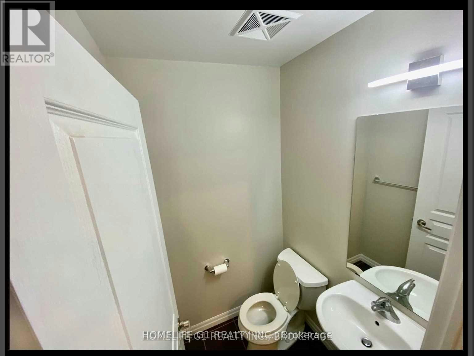 223 Webb Drive, Mississauga, ON, L5B 0E8 - 4