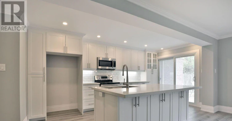 1021 Runnymead Crescent, Oakville, ON, L6M 1C5 - 9