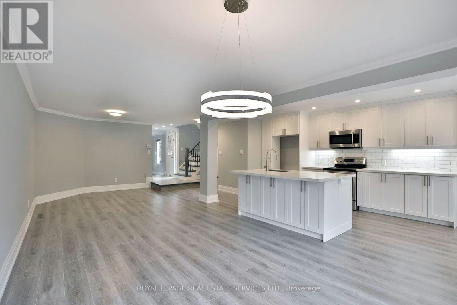 1021 Runnymead Crescent, Oakville, ON, L6M 1C5 - 8