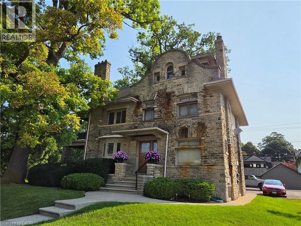 71 Norfolk Street N, Norfolk County, ON, N3Y 3N6