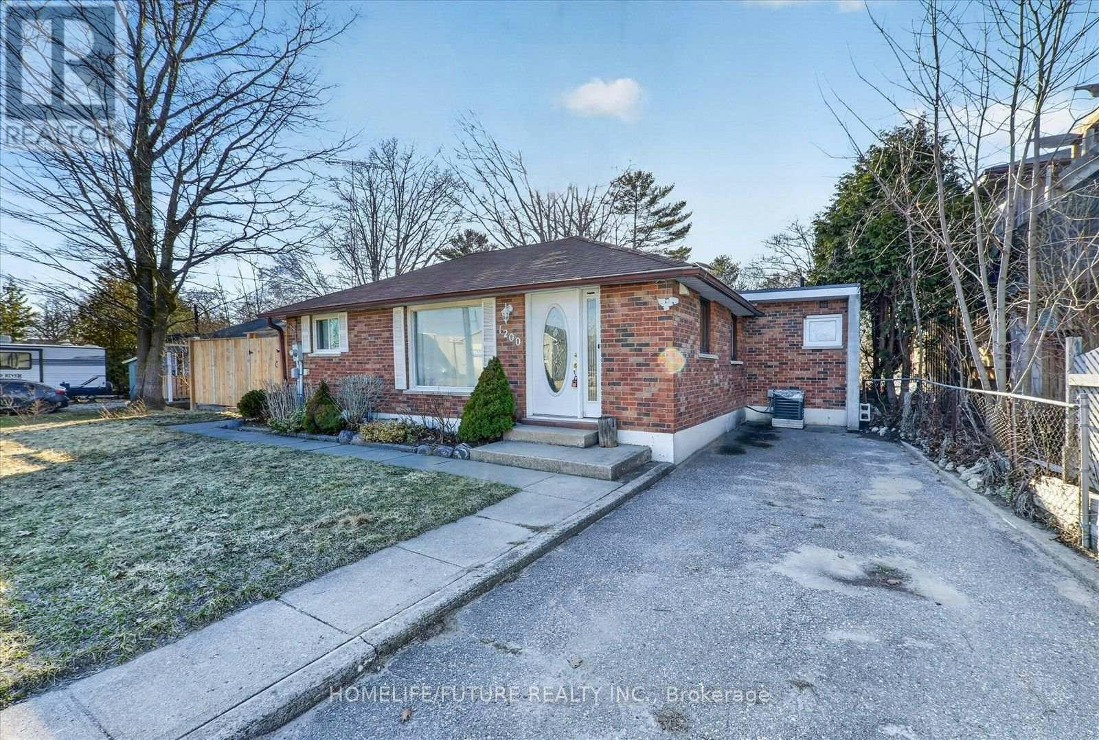 1200 Mosley Street, Wasaga Beach, ON, L9Z 2E7