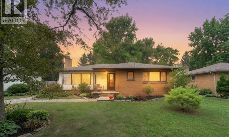 9467 Longwoods Road