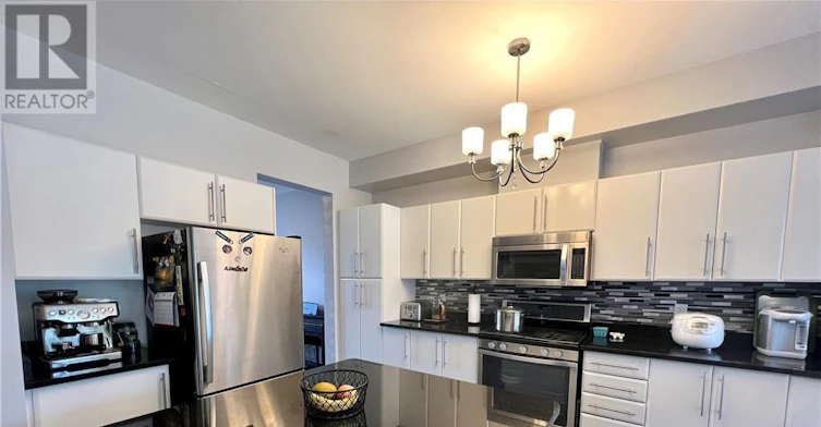 140 Battersea Crescent, Ottawa, ON, K2T 0C5 - 3