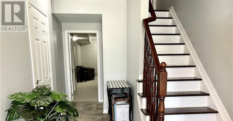 140 Battersea Crescent, Ottawa, ON, K2T 0C5 - 2