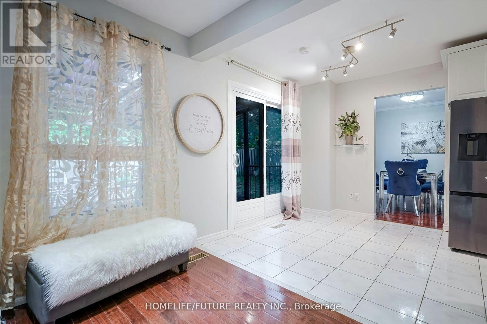 MAIN & 2ND FLR-47 Carisbrooke Square, Toronto, ON, M1B 4M5 - 17