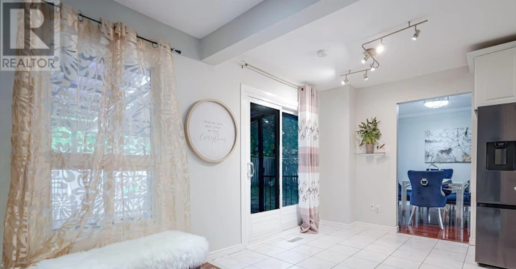 MAIN & 2ND FLR-47 Carisbrooke Square, Toronto, ON, M1B 4M5 - 17