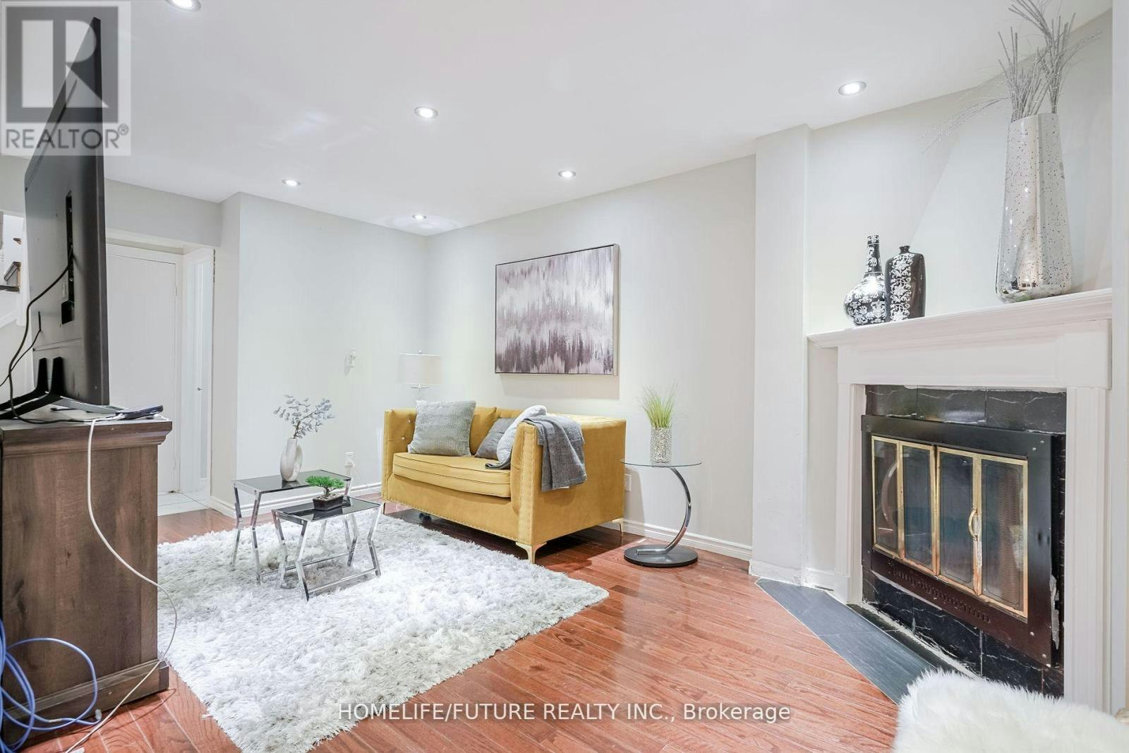 MAIN & 2ND FLR-47 Carisbrooke Square, Toronto, ON, M1B 4M5 - 18