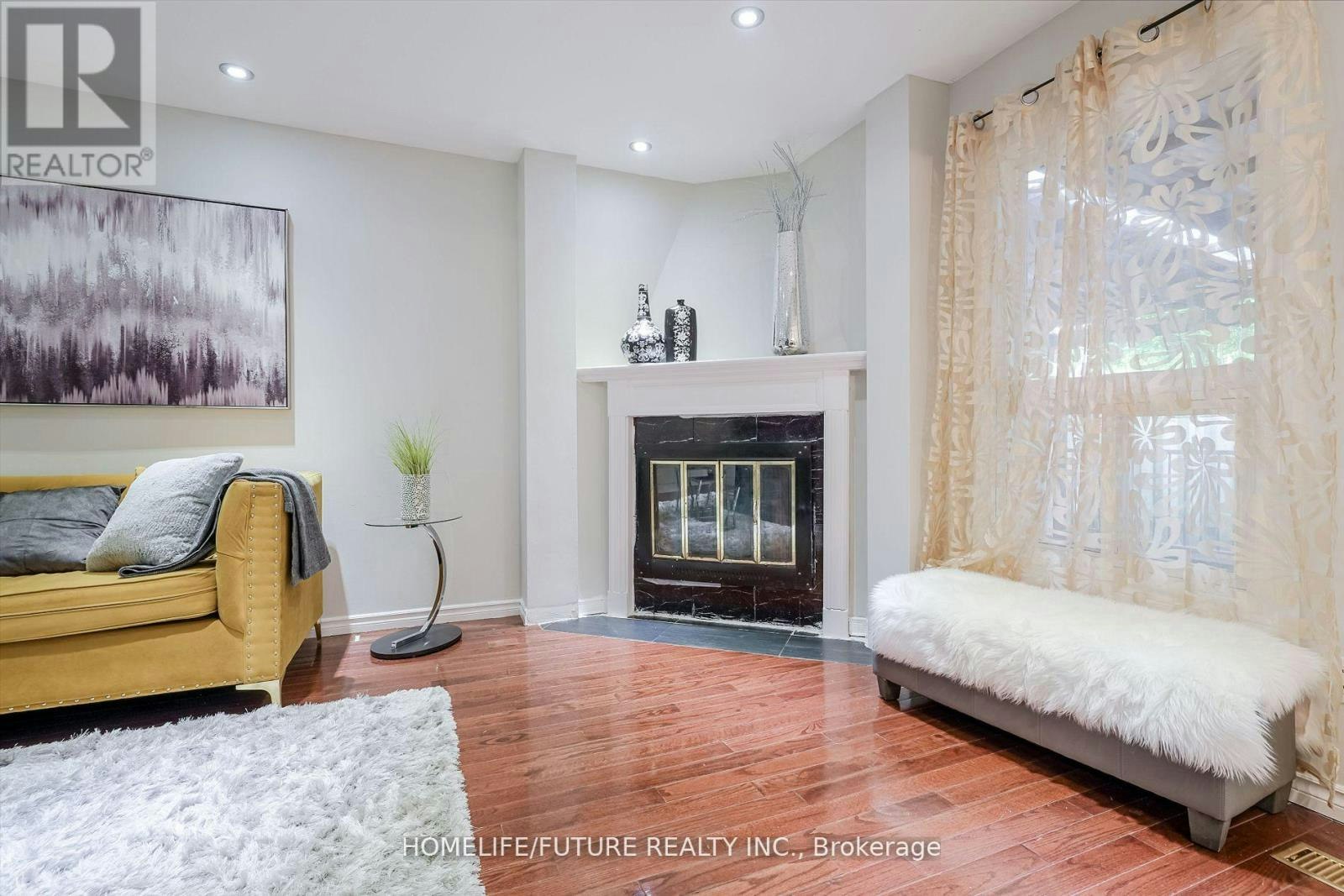 MAIN & 2ND FLR-47 Carisbrooke Square, Toronto, ON, M1B 4M5 - 19