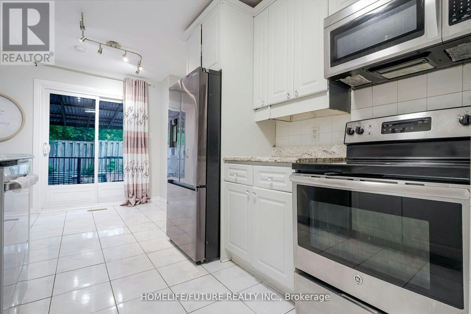 MAIN & 2ND FLR-47 Carisbrooke Square, Toronto, ON, M1B 4M5 - 16