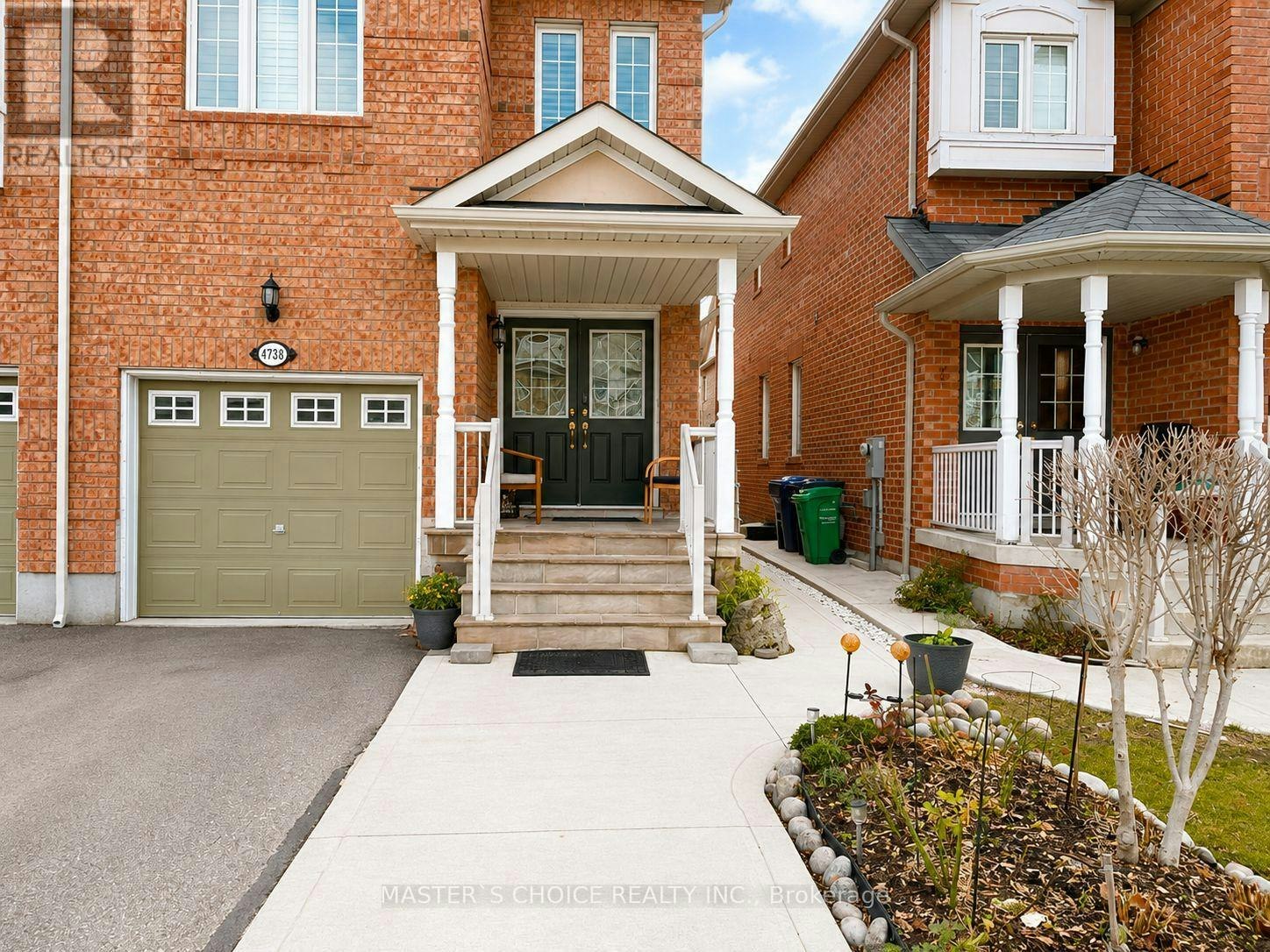 4738 Alana Glen Drive, Mississauga, ON, L5C 0C3 - 2