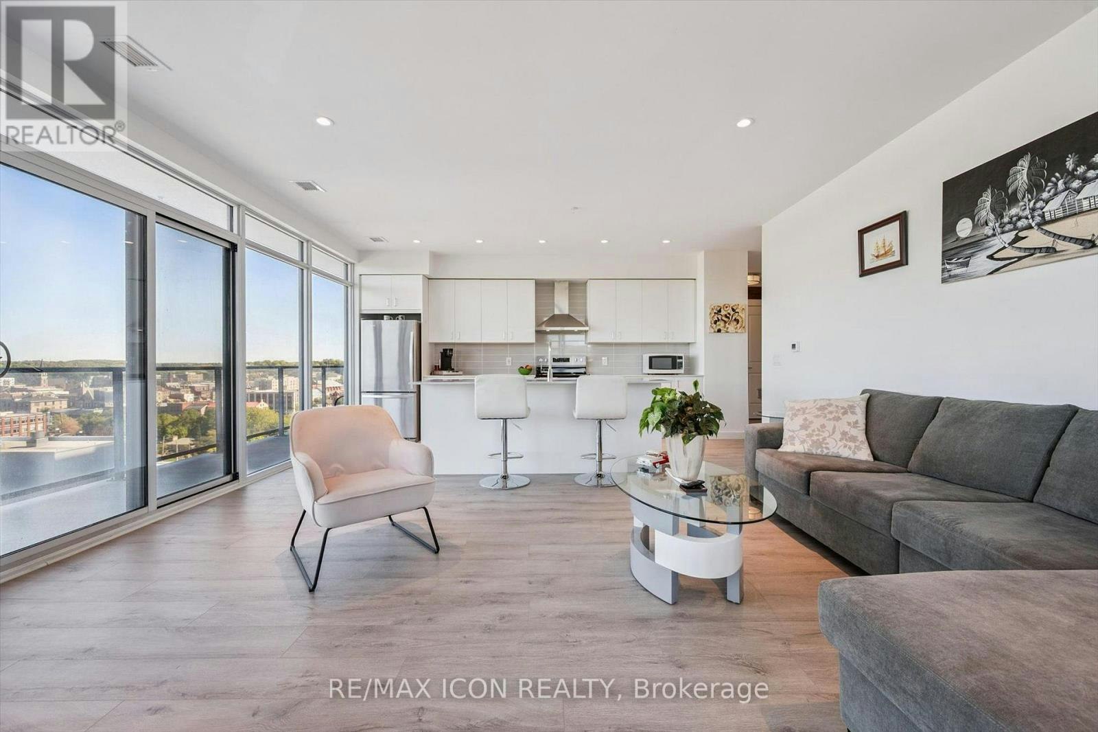 902-15 Glebe Street, Cambridge, ON, N1S 0C3