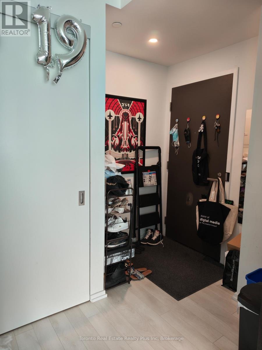 2914-197 Yonge Street, Toronto, ON, M5B 1M4 - 7