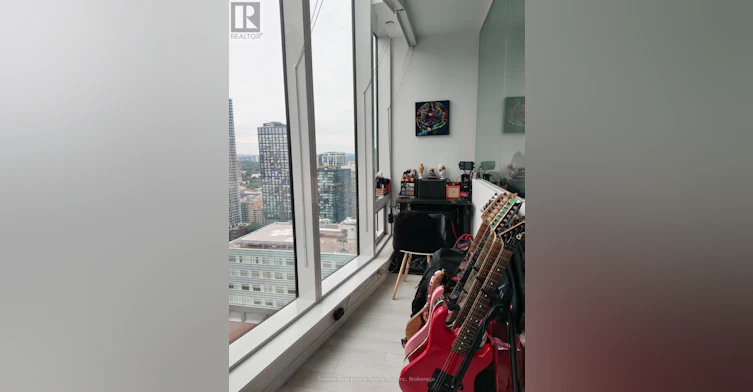 2914-197 Yonge Street, Toronto, ON, M5B 1M4 - 3