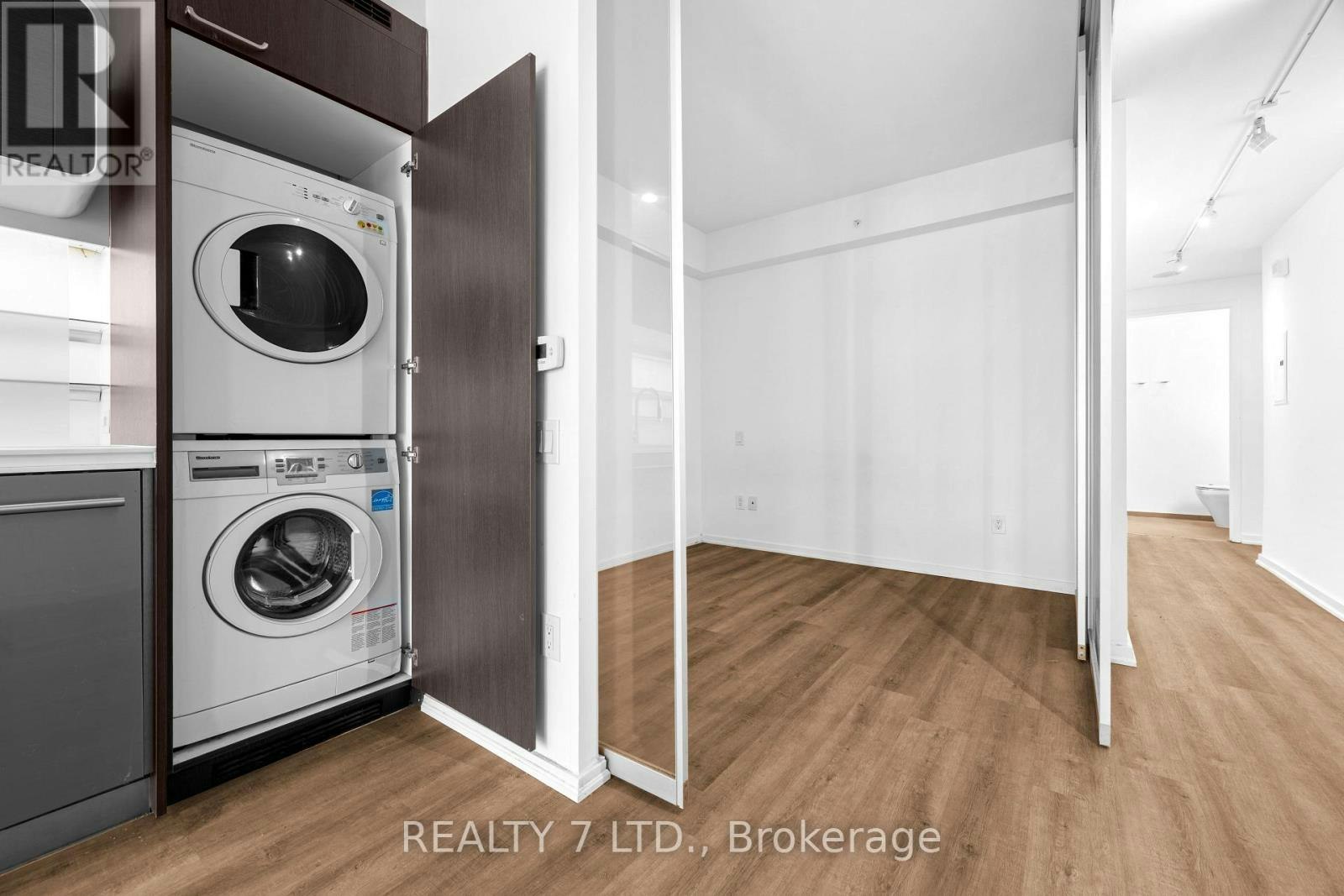 1808-45 Charles Street E, Toronto, ON, M4Y 0B8 - 18