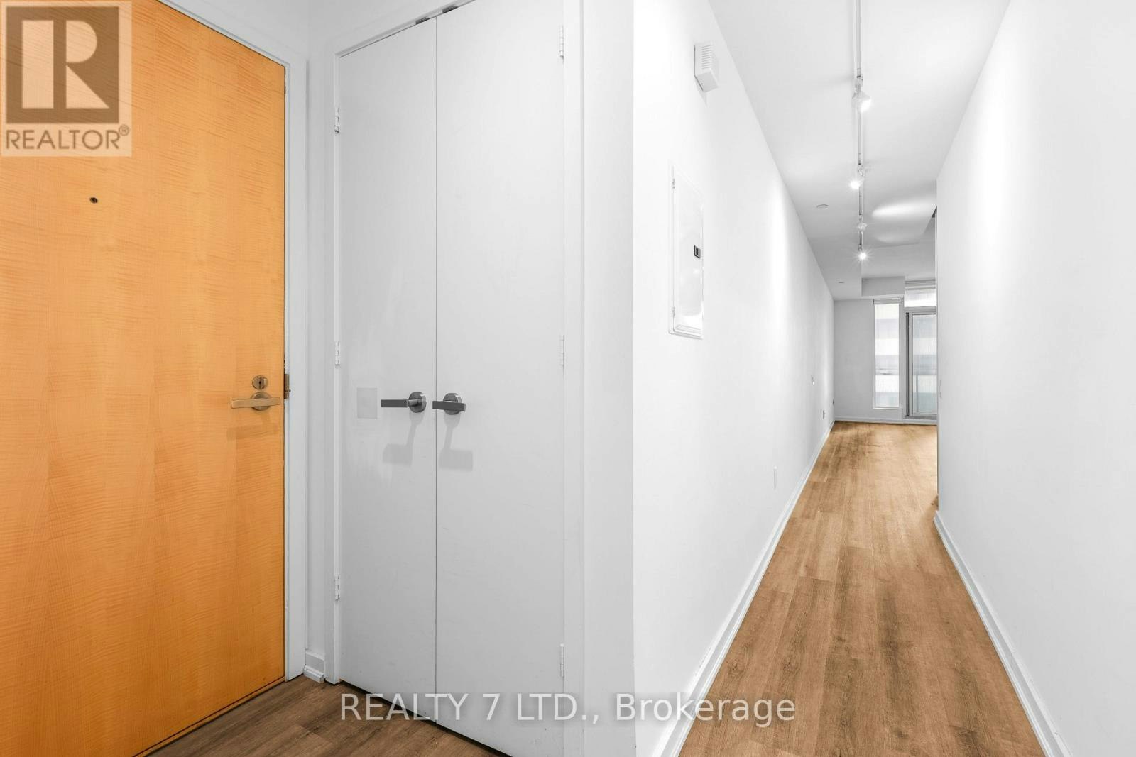 1808-45 Charles Street E, Toronto, ON, M4Y 0B8 - 11
