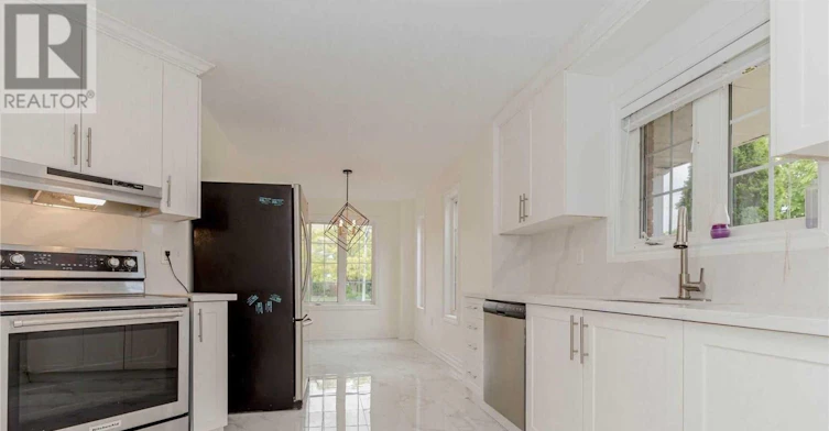 1 Catkins Crescent, Whitby, ON, L1R 3A2 - 8