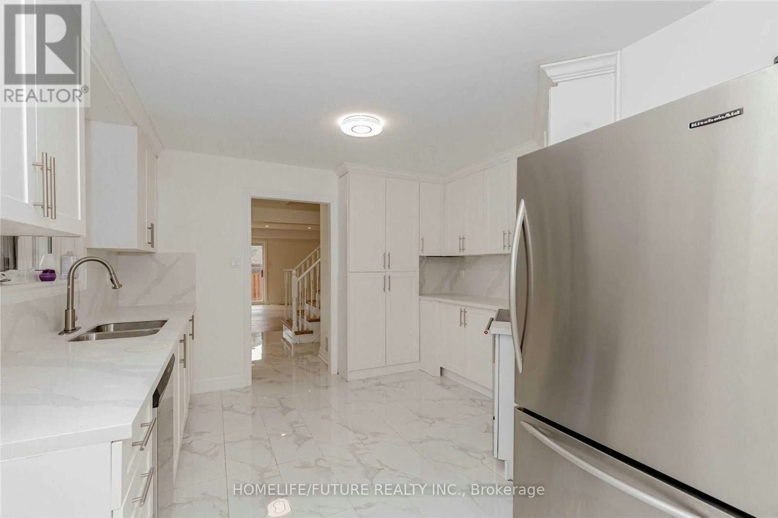 1 Catkins Crescent, Whitby, ON, L1R 3A2 - 11