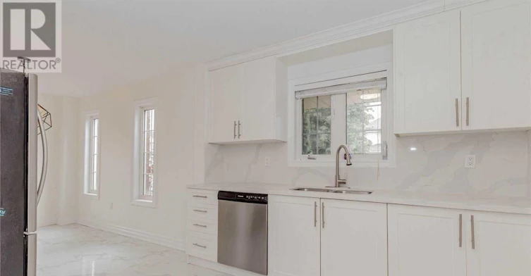1 Catkins Crescent, Whitby, ON, L1R 3A2 - 9