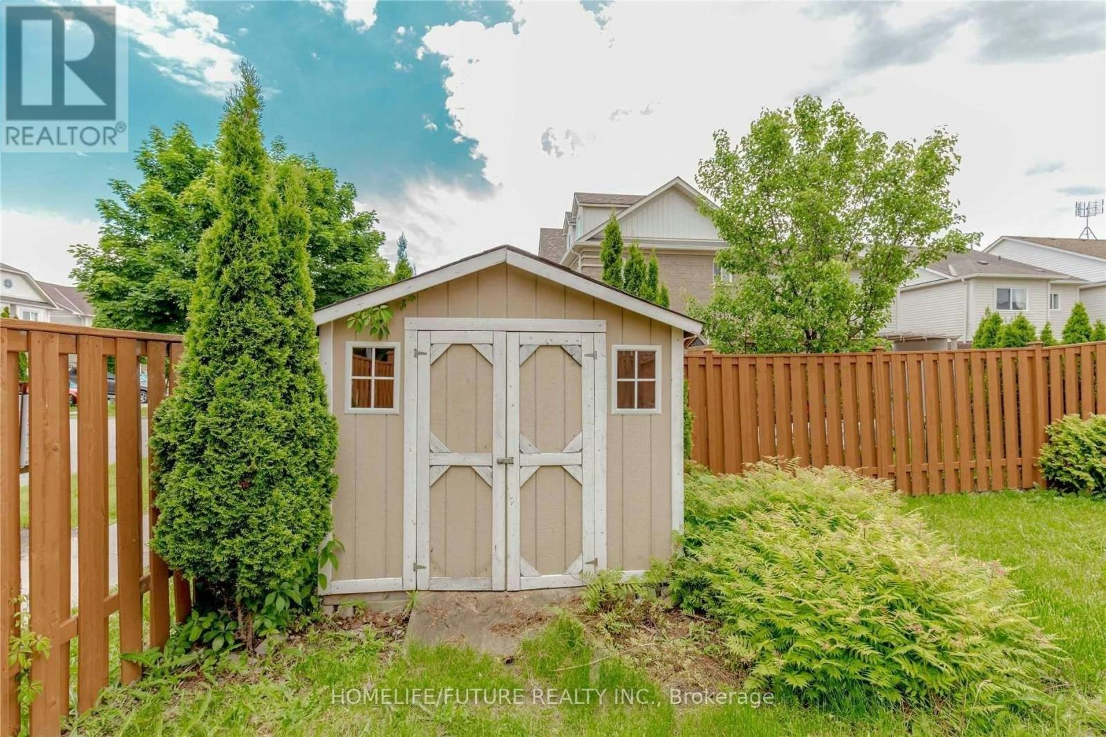 1 Catkins Crescent, Whitby, ON, L1R 3A2 - 40