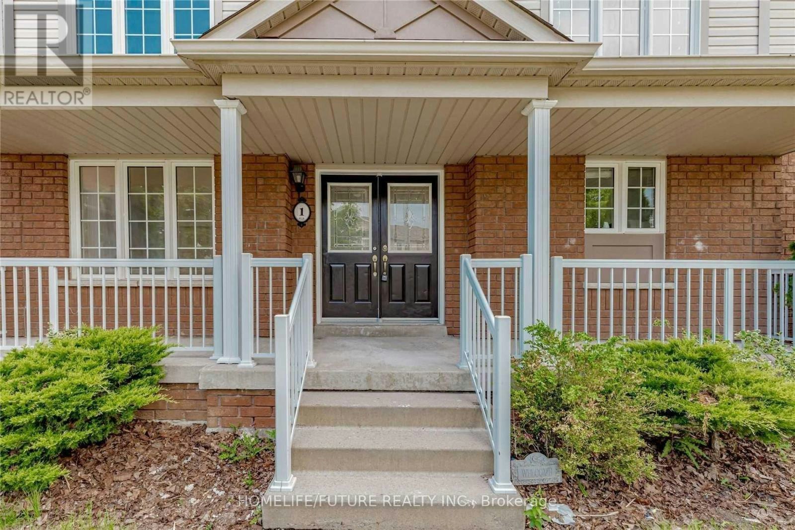 1 Catkins Crescent, Whitby, ON, L1R 3A2 - 2
