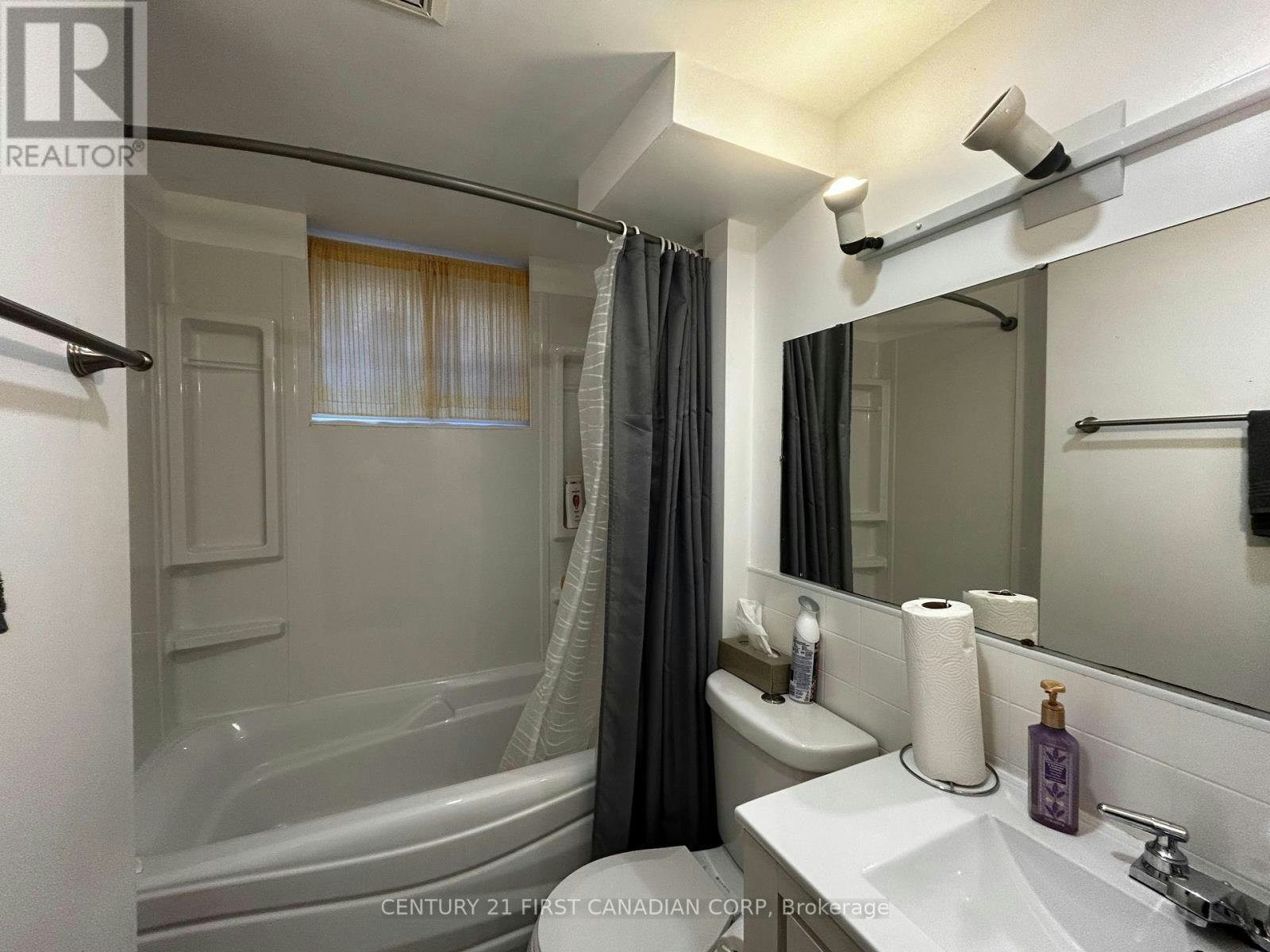 ROOM 3-460 Castlegrove Boulevard, London, ON, N6G 1K8 - 12