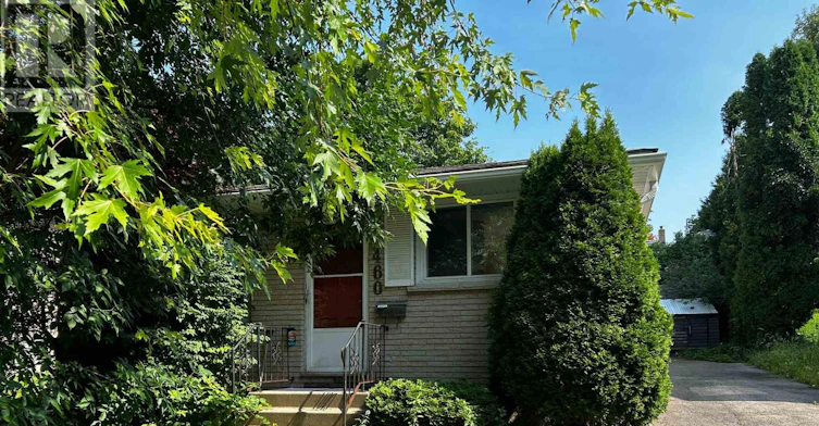 ROOM 5-460 Castlegrove Boulevard, London, ON, N6G 1K8