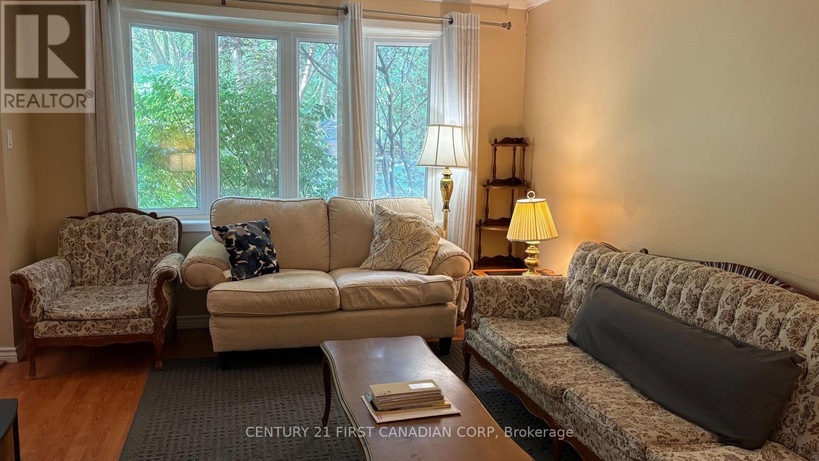ROOM 5-460 Castlegrove Boulevard, London, ON, N6G 1K8 - 2