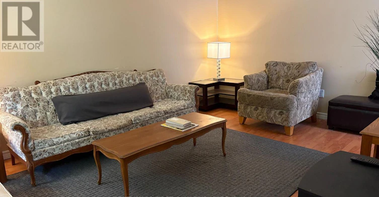 ROOM 5-460 Castlegrove Boulevard, London, ON, N6G 1K8 - 3