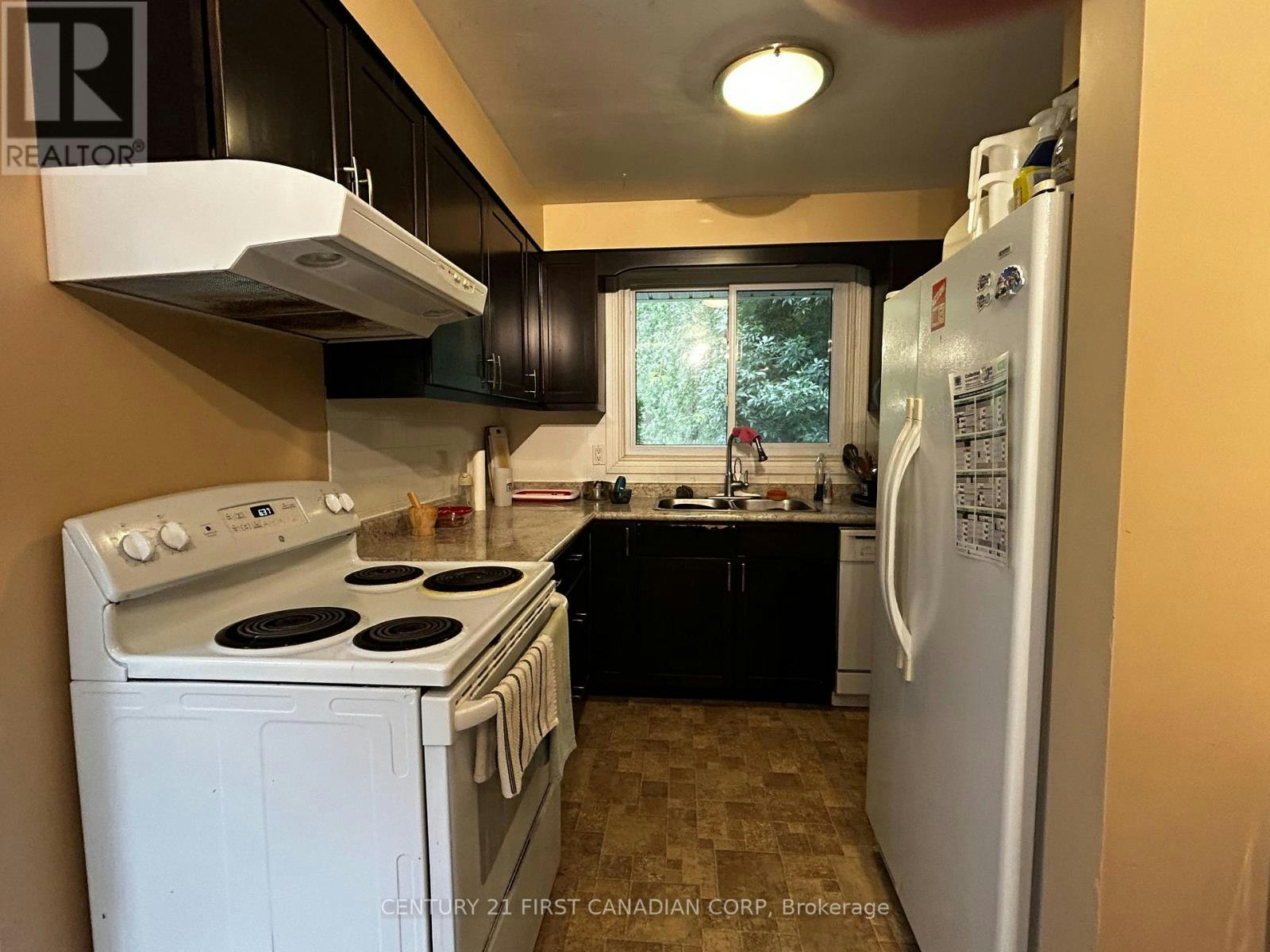 ROOM 5-460 Castlegrove Boulevard, London, ON, N6G 1K8 - 5