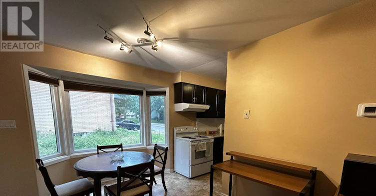ROOM 5-460 Castlegrove Boulevard, London, ON, N6G 1K8 - 4