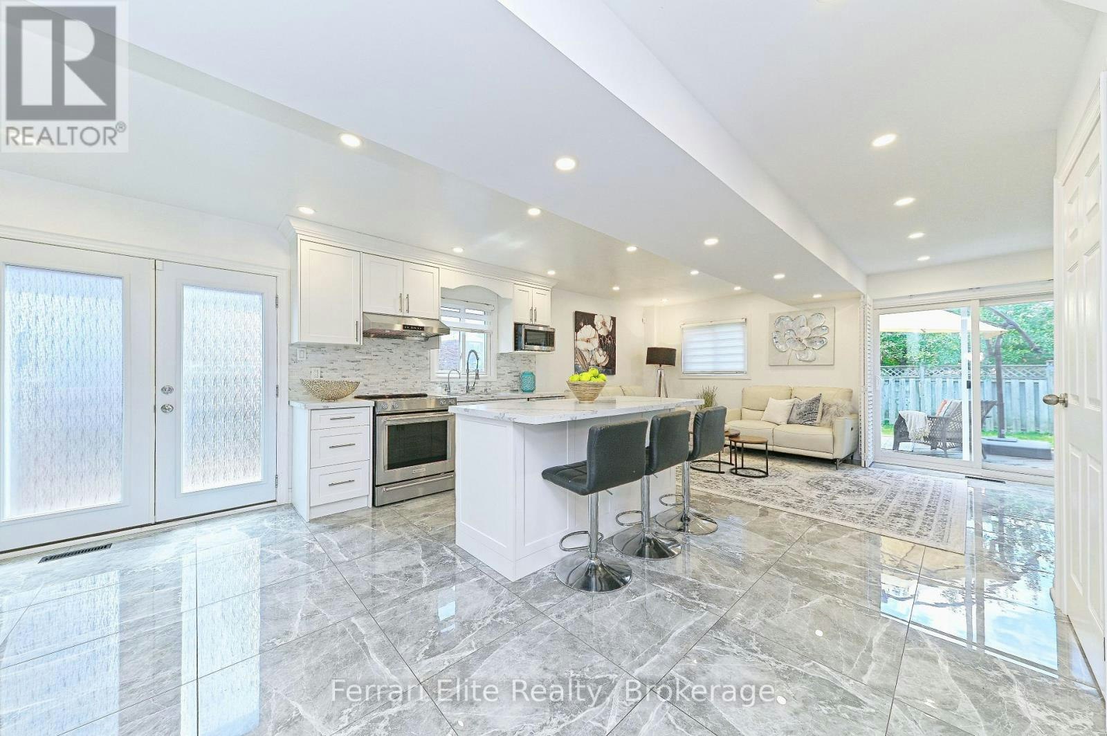 53 Belvedere Crescent, Richmond Hill, ON, L4C 8V4