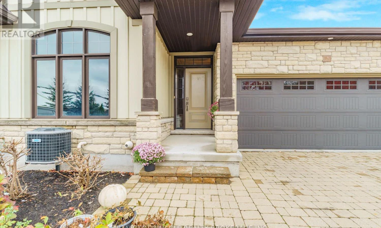 10-19 Hillside Drive E