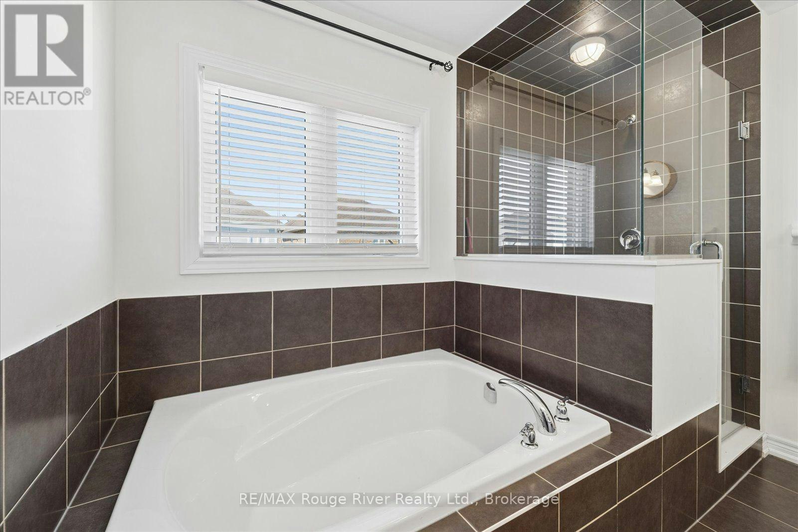 12 Bill Hutchinson Crescent, Clarington, ON, L1C 7E1 - 36