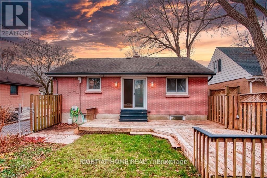 14 Graham Crescent, London, ON, N5W 4L8 - 2