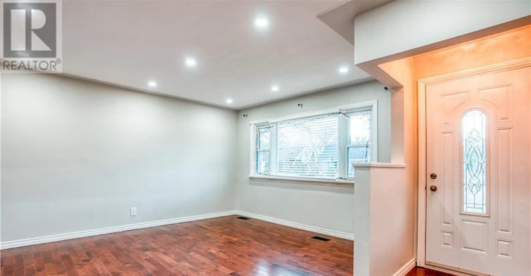 14 Graham Crescent, London, ON, N5W 4L8 - 4