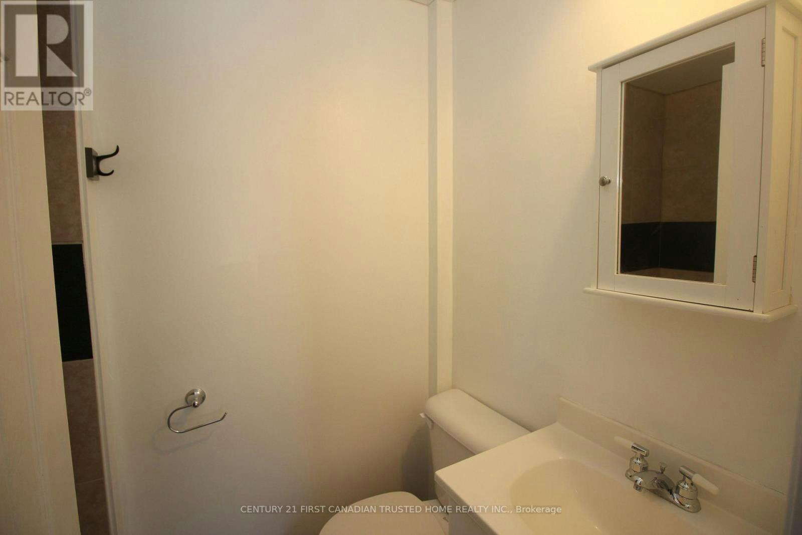 UPPER-12 Weston Street, London, ON, N6C 1R1 - 3