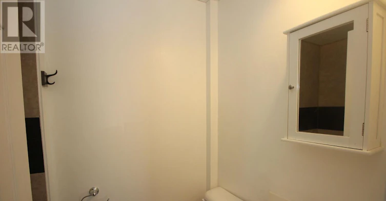 UPPER-12 Weston Street, London, ON, N6C 1R1 - 3