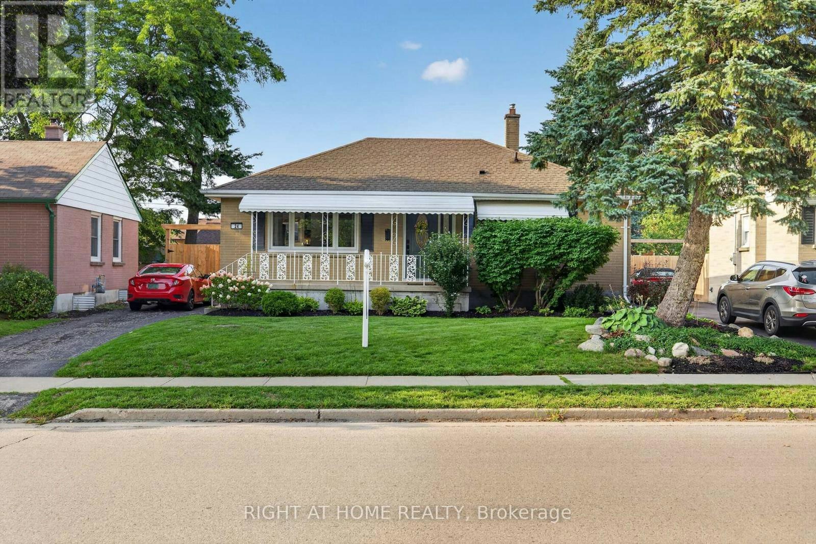 24 Tweedsmuir Avenue, London, ON, N5W 1K5