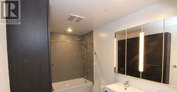 3701-426 University Avenue, Toronto, ON, M5G 1S9 - 6