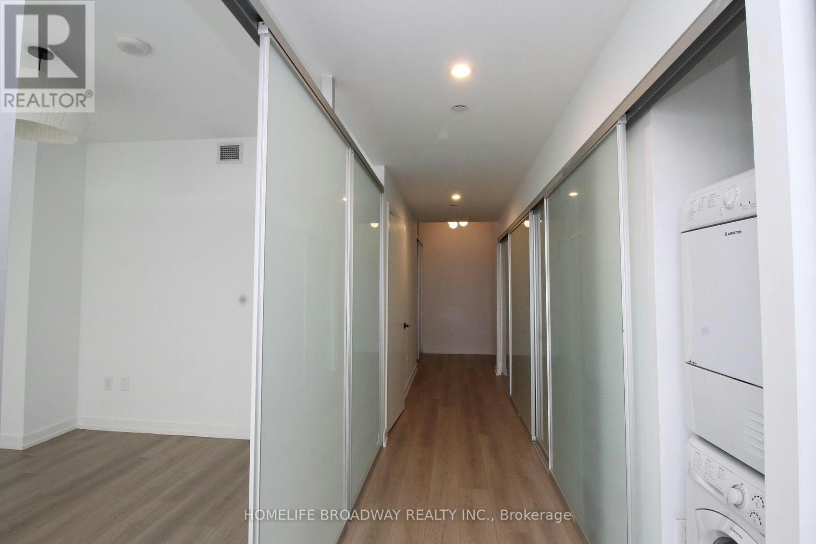 3701-426 University Avenue, Toronto, ON, M5G 1S9 - 9